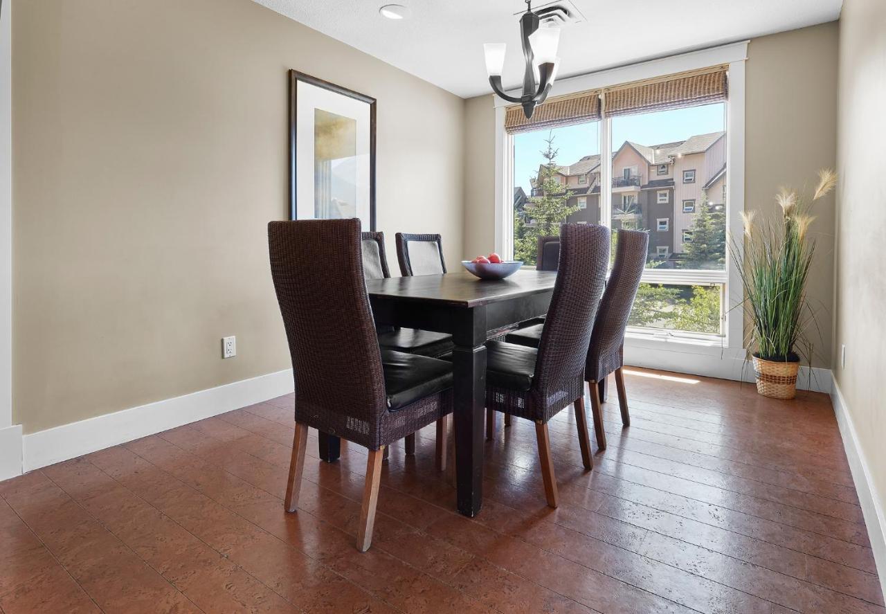 Sunset Ridge - Luxurious Corner Condo - Spectacular Mt Views With Open Pool! Canmore Exteriér fotografie