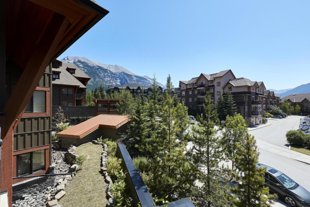 Sunset Ridge - Luxurious Corner Condo - Spectacular Mt Views With Open Pool! Canmore Exteriér fotografie