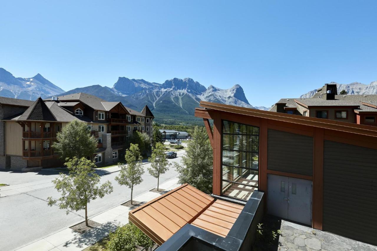 Sunset Ridge - Luxurious Corner Condo - Spectacular Mt Views With Open Pool! Canmore Exteriér fotografie